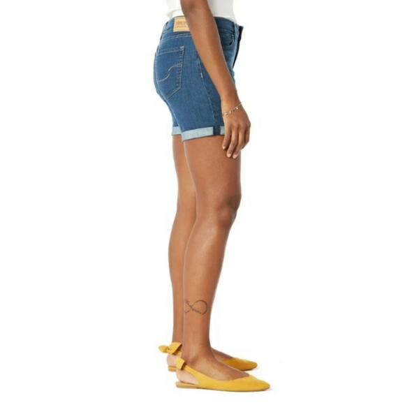 Signature by Levi Strauss | Mid-rise denim shorts, relaxed fit - Picture 2 of 11